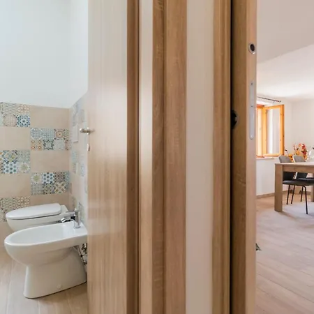 Uncle Leonard's House *