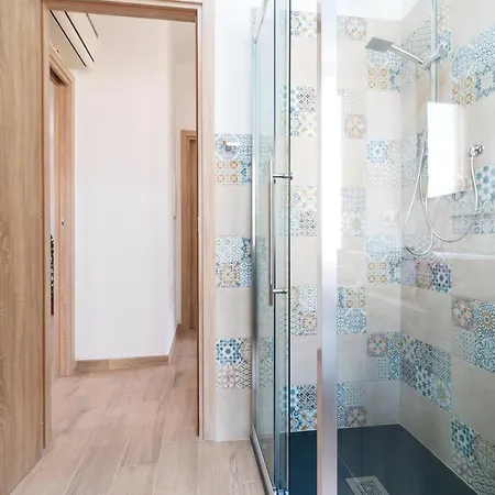 Uncle Leonard's House Cala Gonone