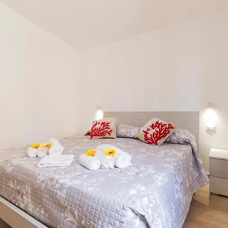 Uncle Leonard's House Apartmán *