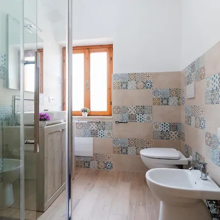 Uncle Leonard's House Apartmán *