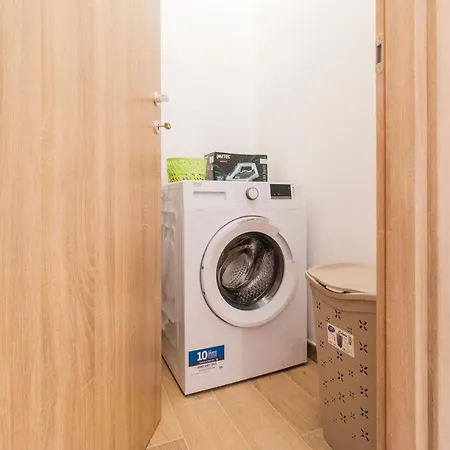 Uncle Leonard's House