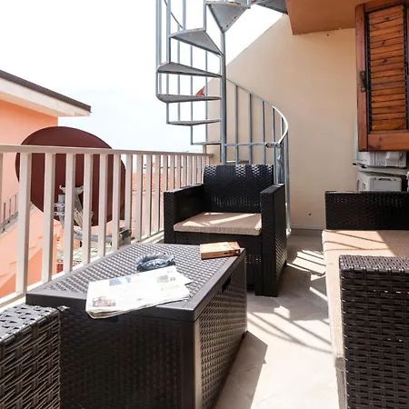 Uncle Leonard's House Apartmán *