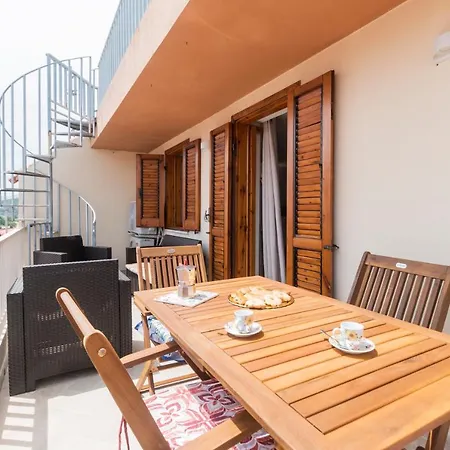 Uncle Leonard's House Cala Gonone